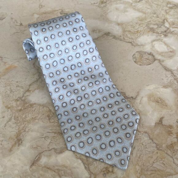 Hermes 100% Silk Baby Blue Polka Dot Tie - Picture 4 of 10